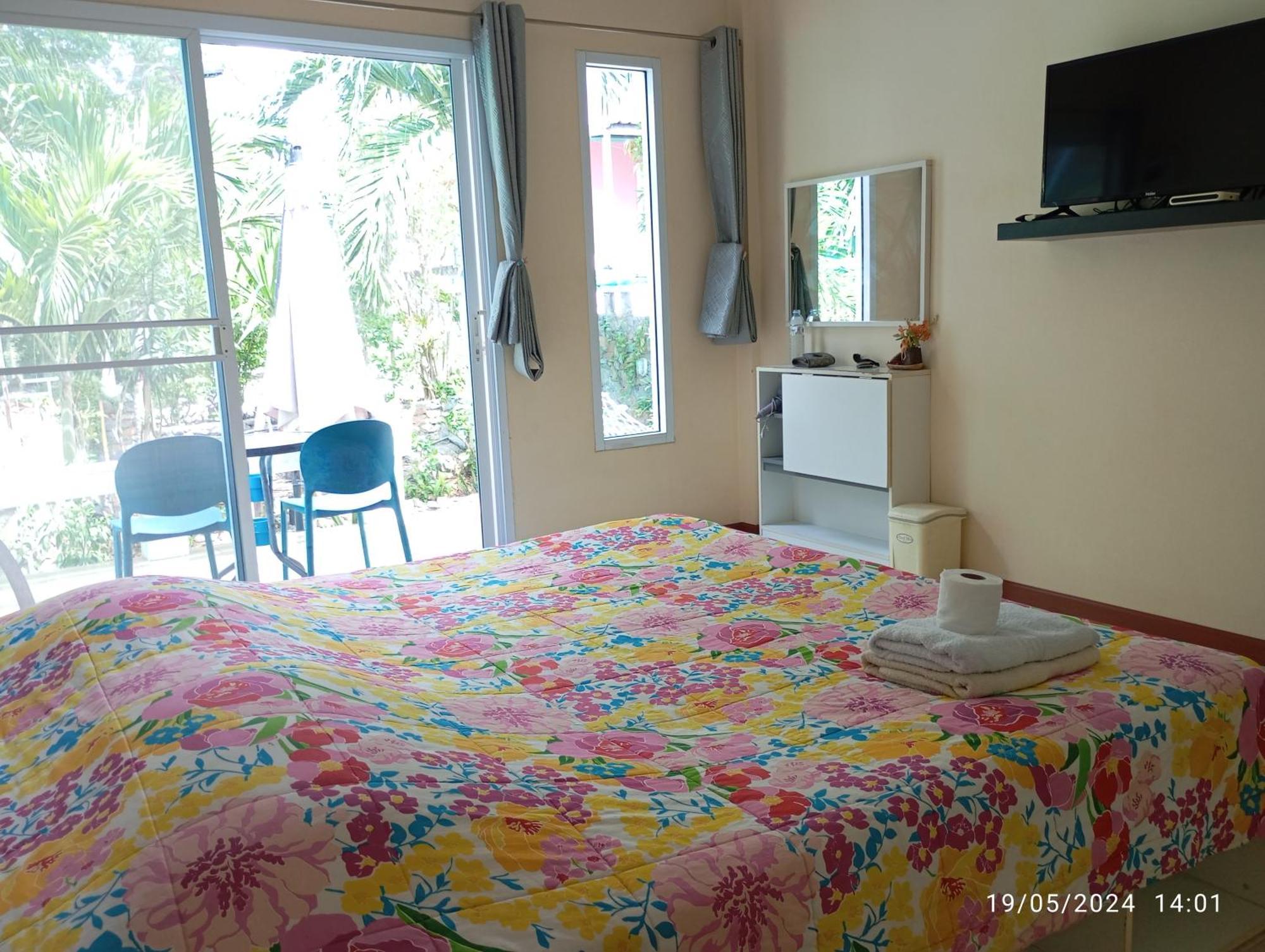 Belinda Home Đảo Koh Si Chang Phòng bức ảnh
