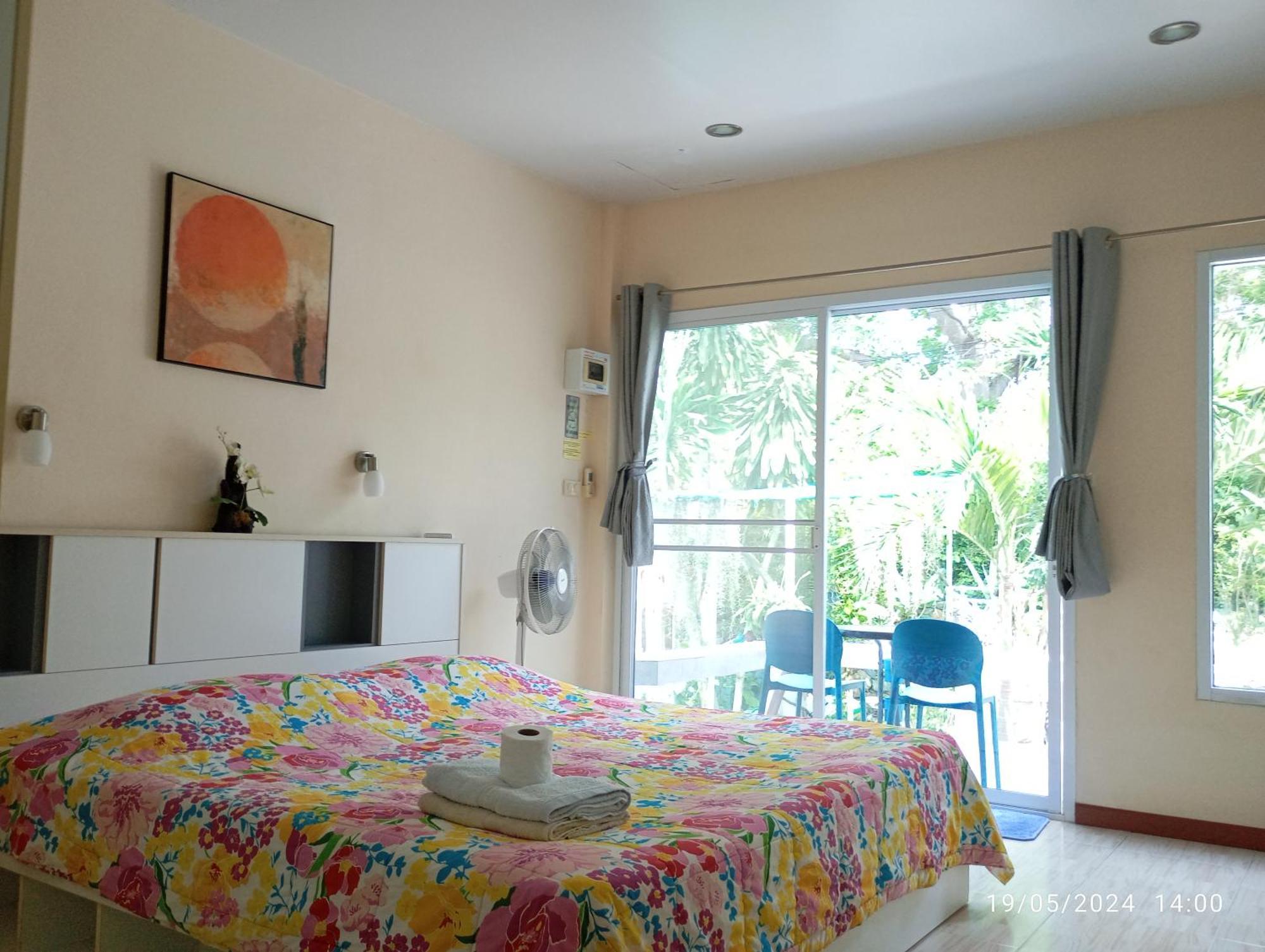 Belinda Home Đảo Koh Si Chang Phòng bức ảnh